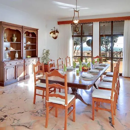 Villa Albuar *